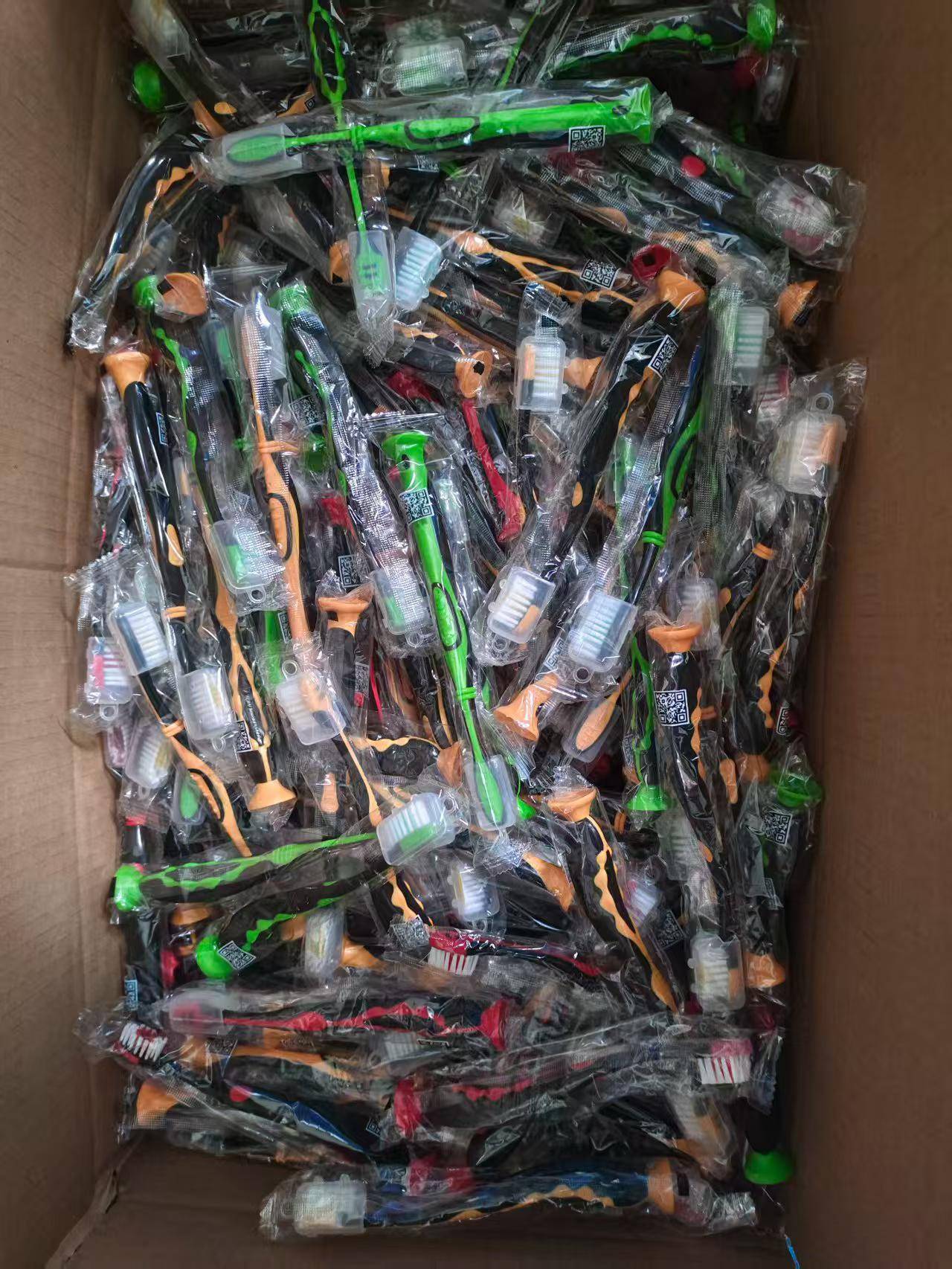 oop袋装牙刷到货9300左右，独立包装，打包价1000元，捡漏[抱拳][抱拳][抱拳]