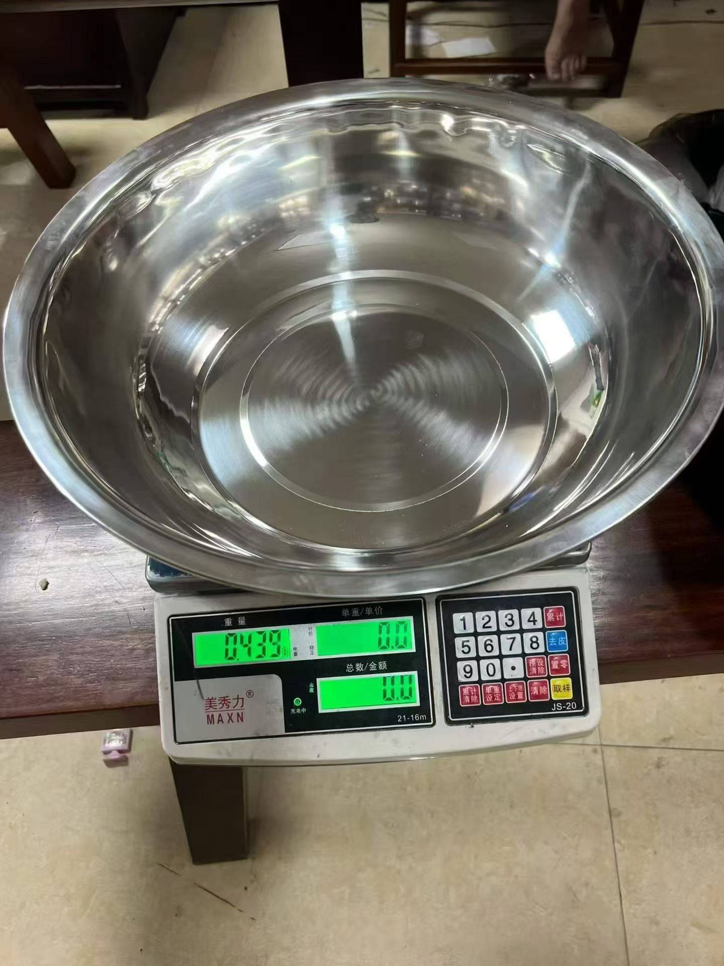 45公分面盆100件， 每件100个，6元一个