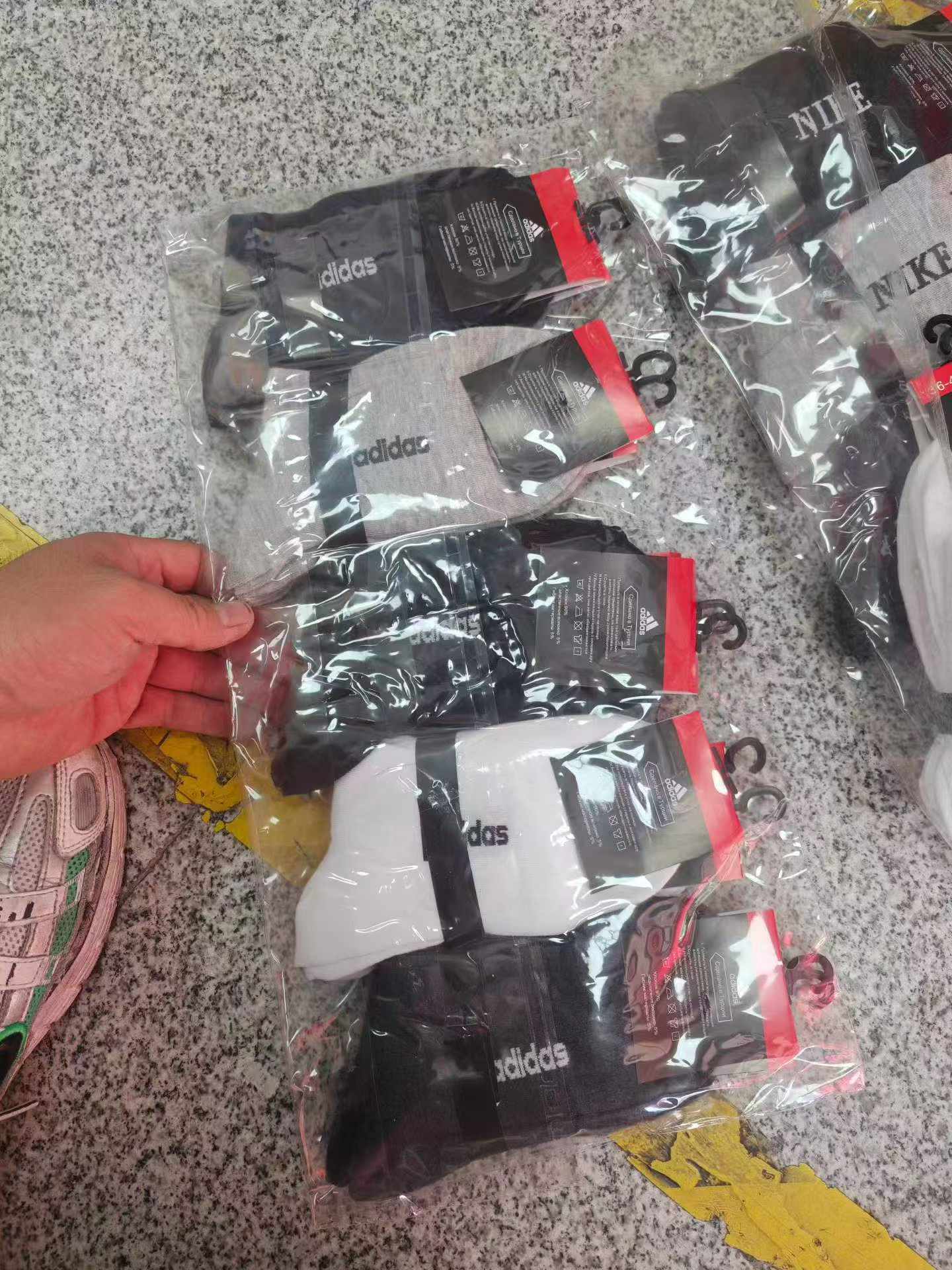 高端袜子20000双，清货1.5元一双，要的速度与激情