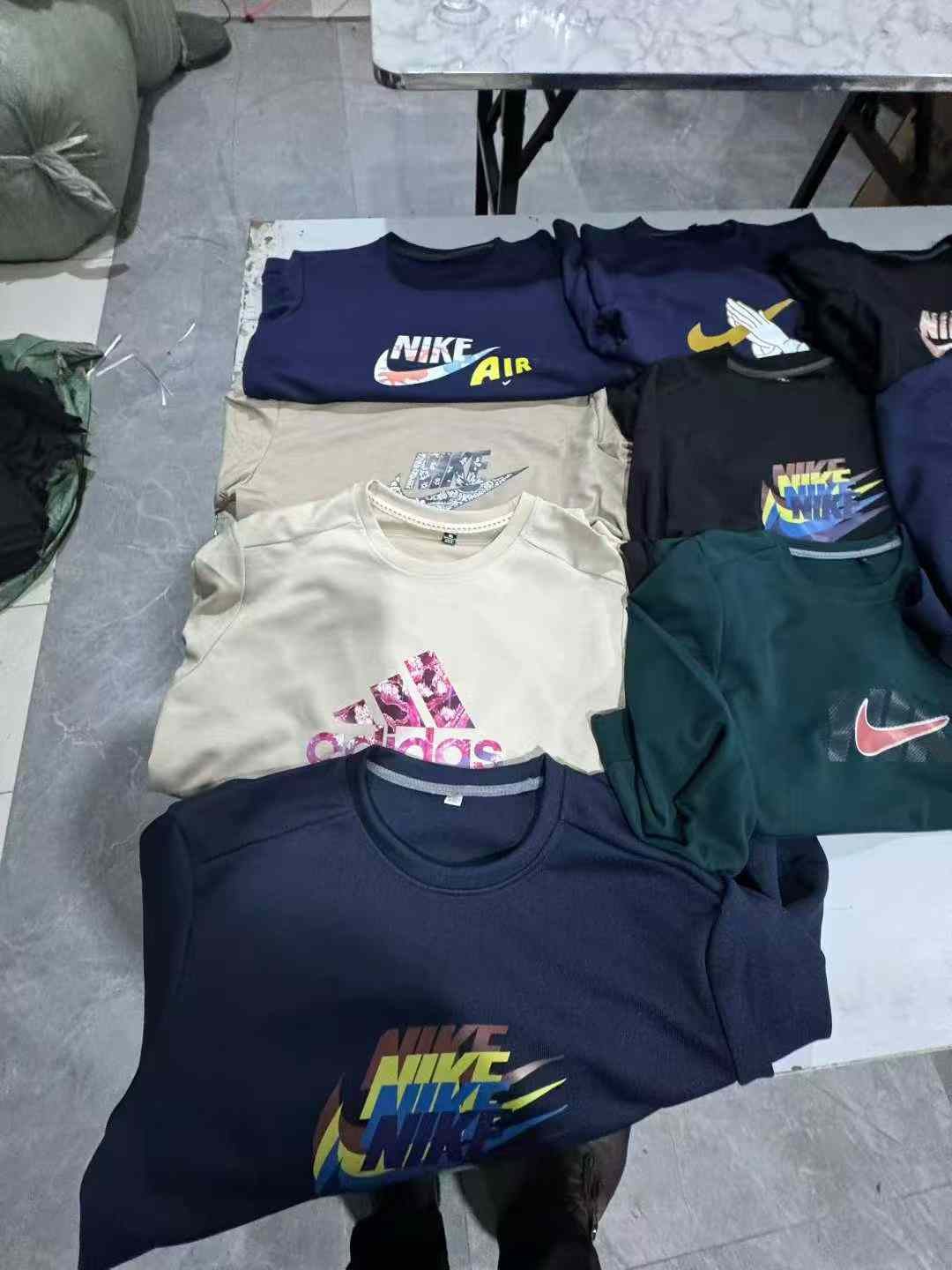 潮牌卫衣20000件，L-4xl，也有净板